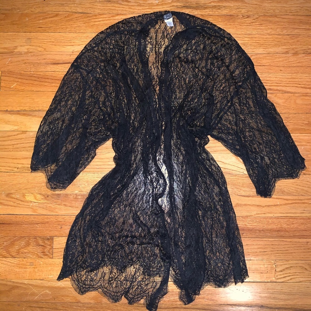 Lace Kimono / Robe - Picture 2 of 2